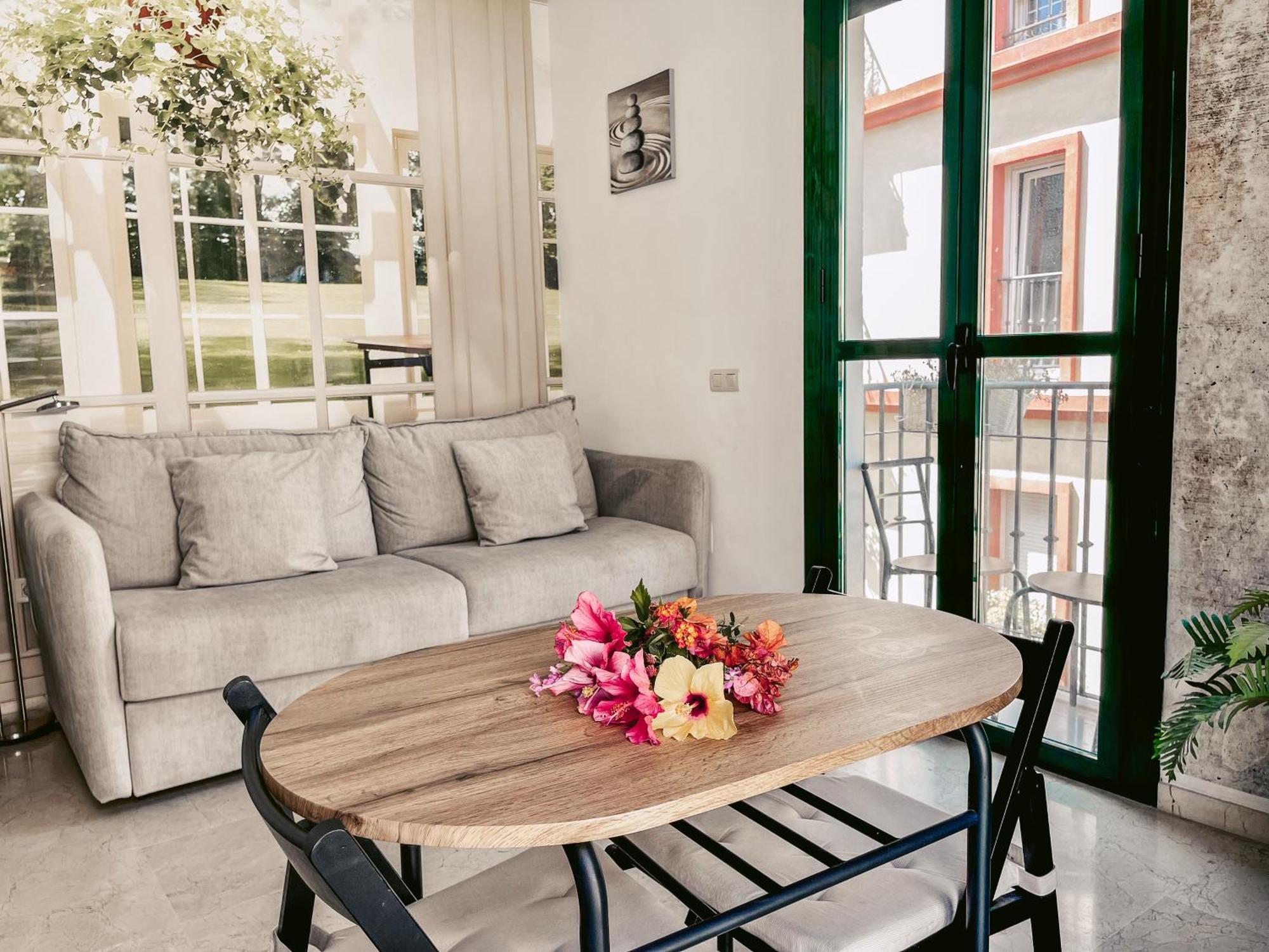 Harmony Free Garage Shared Roof Terrace Apartment *